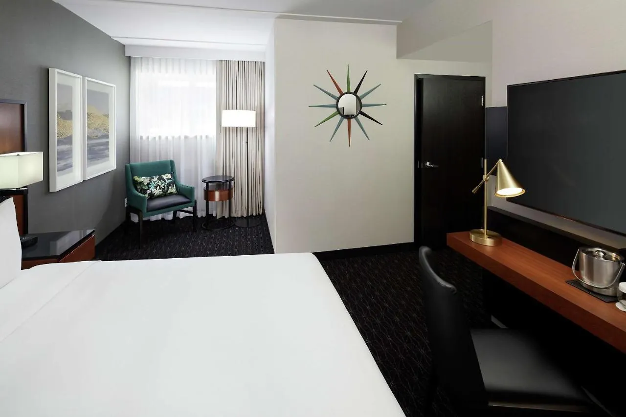 Hotel Doubletree By Hilton Montreal Airport Dorval