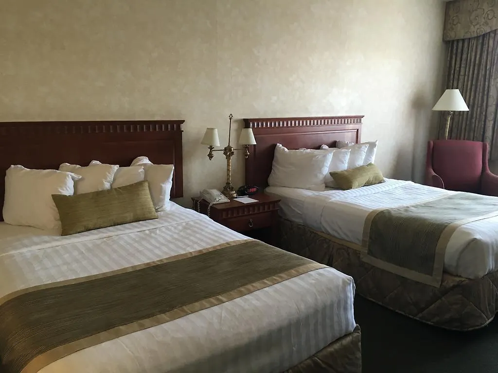 Hotel Doubletree By Hilton Montreal Airport Dorval 4*,
